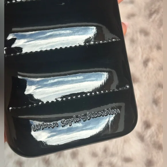 Used iPhone 15 plus urban sophistication BRATZ Jade phone case - Picture 4 of 12